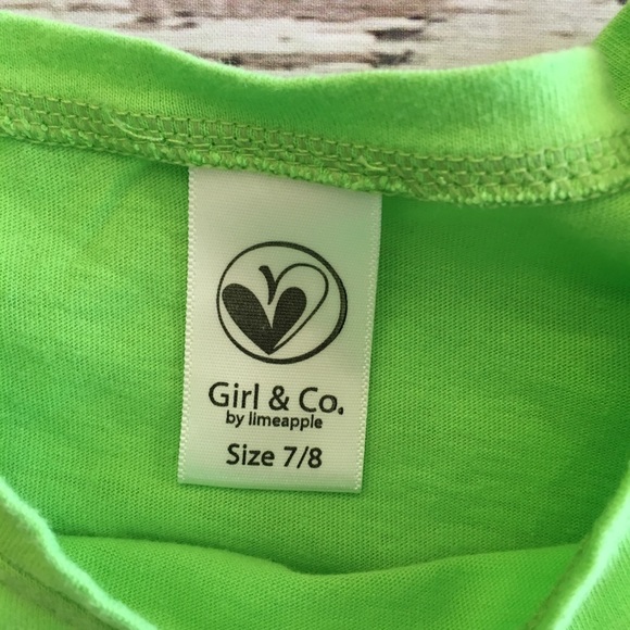 Girl & Co. Green Tee with Peacock - Picture 4 of 4